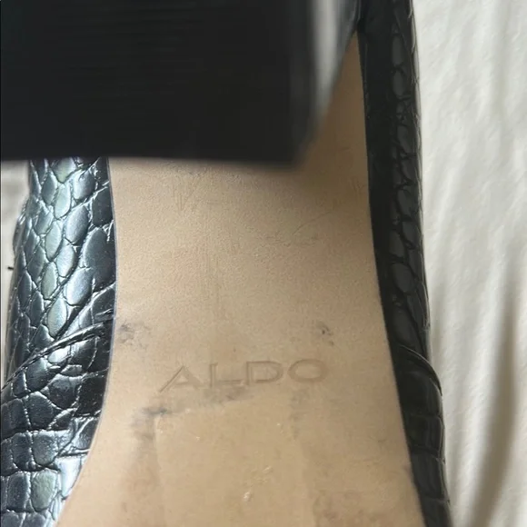 Aldo Black Heeled Boots with Croc Texture - Picture 3 of 4